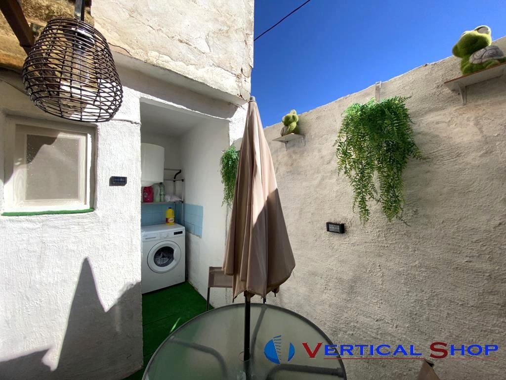 For sale of house in Caudete