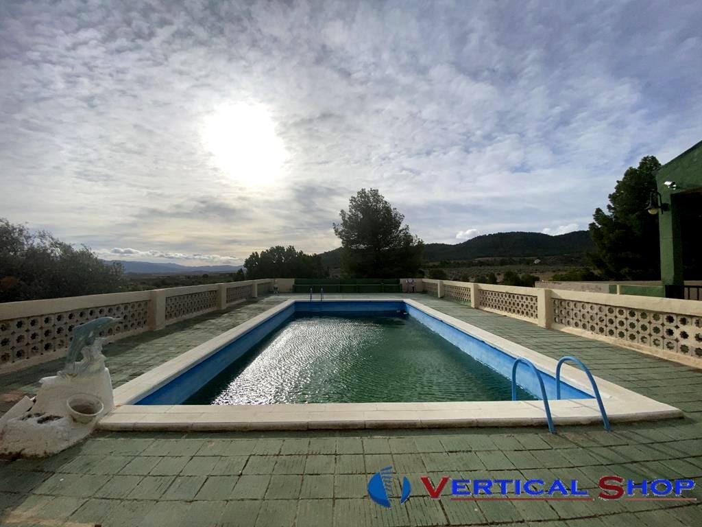 For sale of chalet in Villena