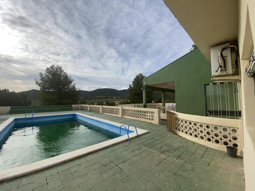 For sale of chalet in Villena