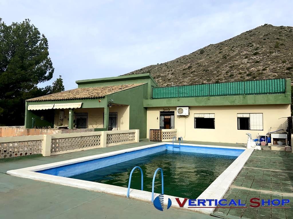 For sale of chalet in Villena