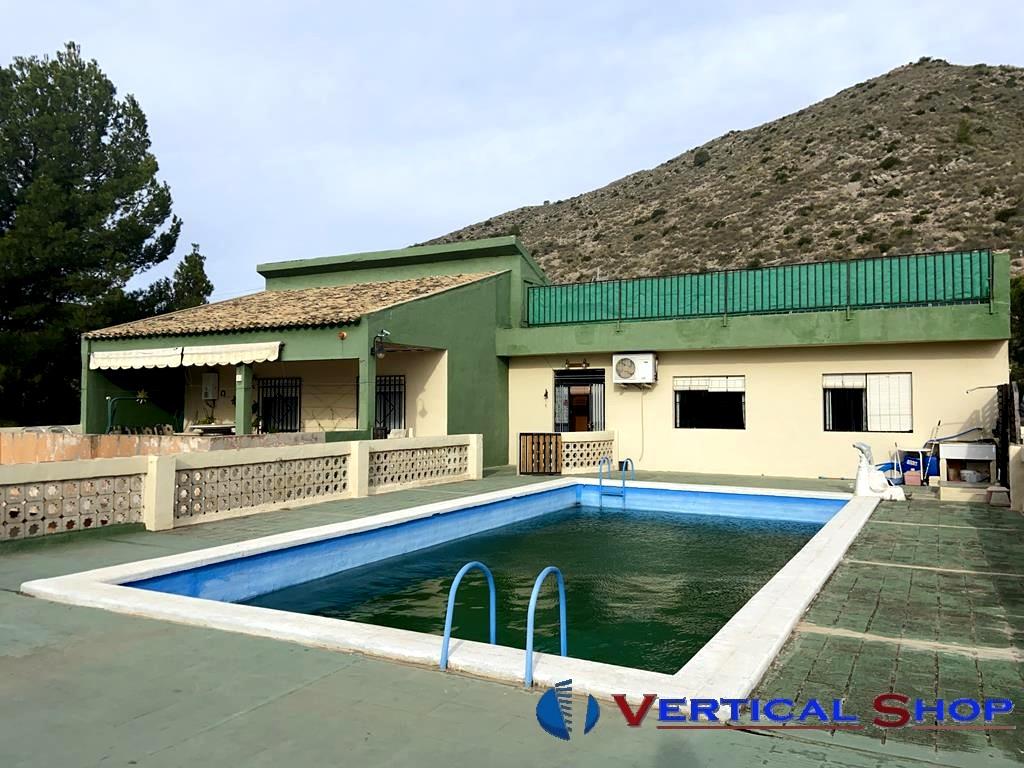 For sale of chalet in Villena