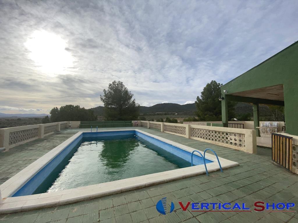 For sale of chalet in Villena
