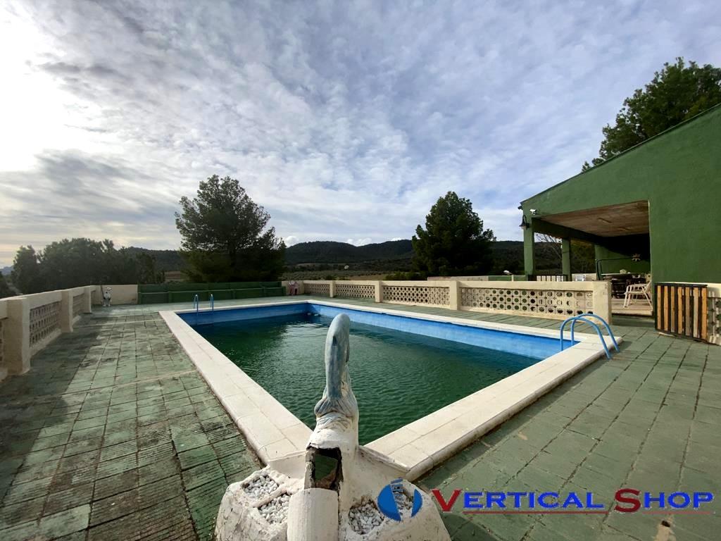 For sale of chalet in Villena