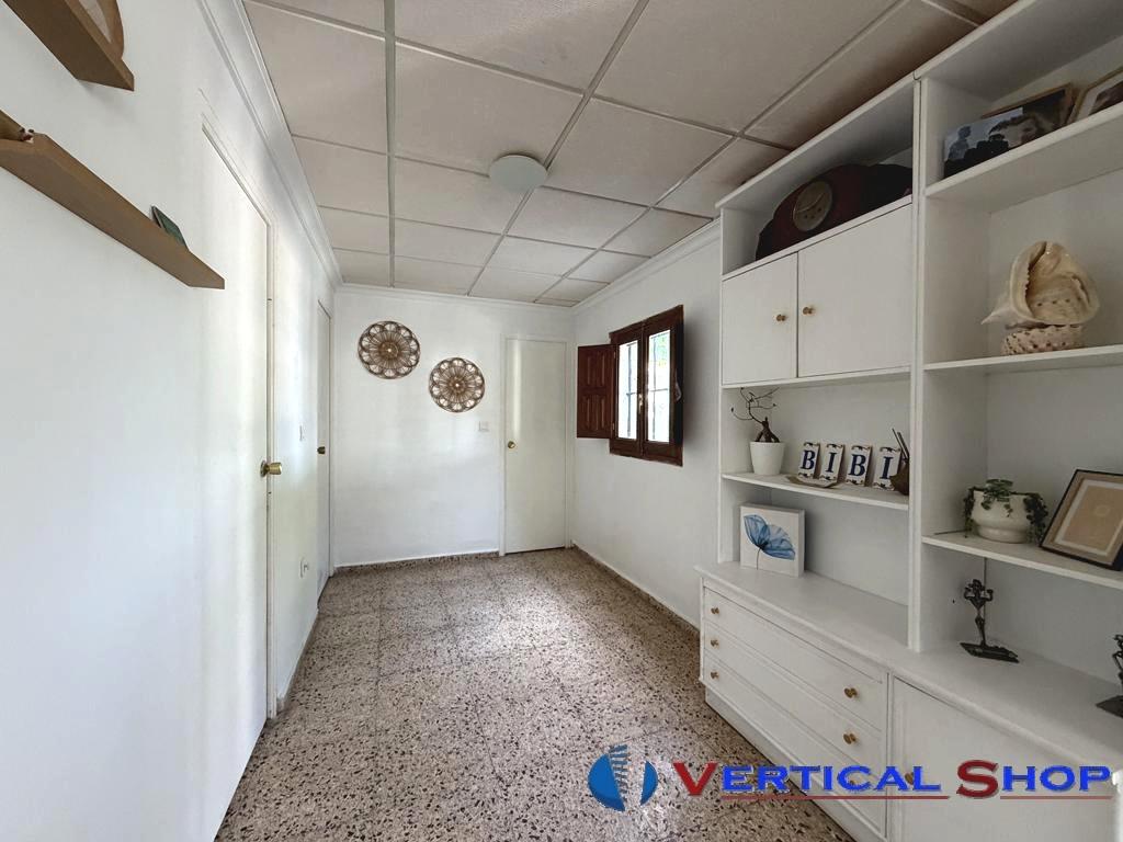For sale of chalet in Caudete