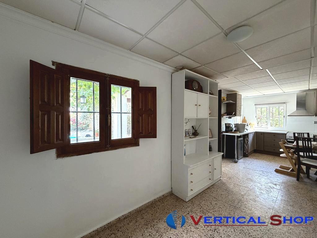For sale of chalet in Caudete