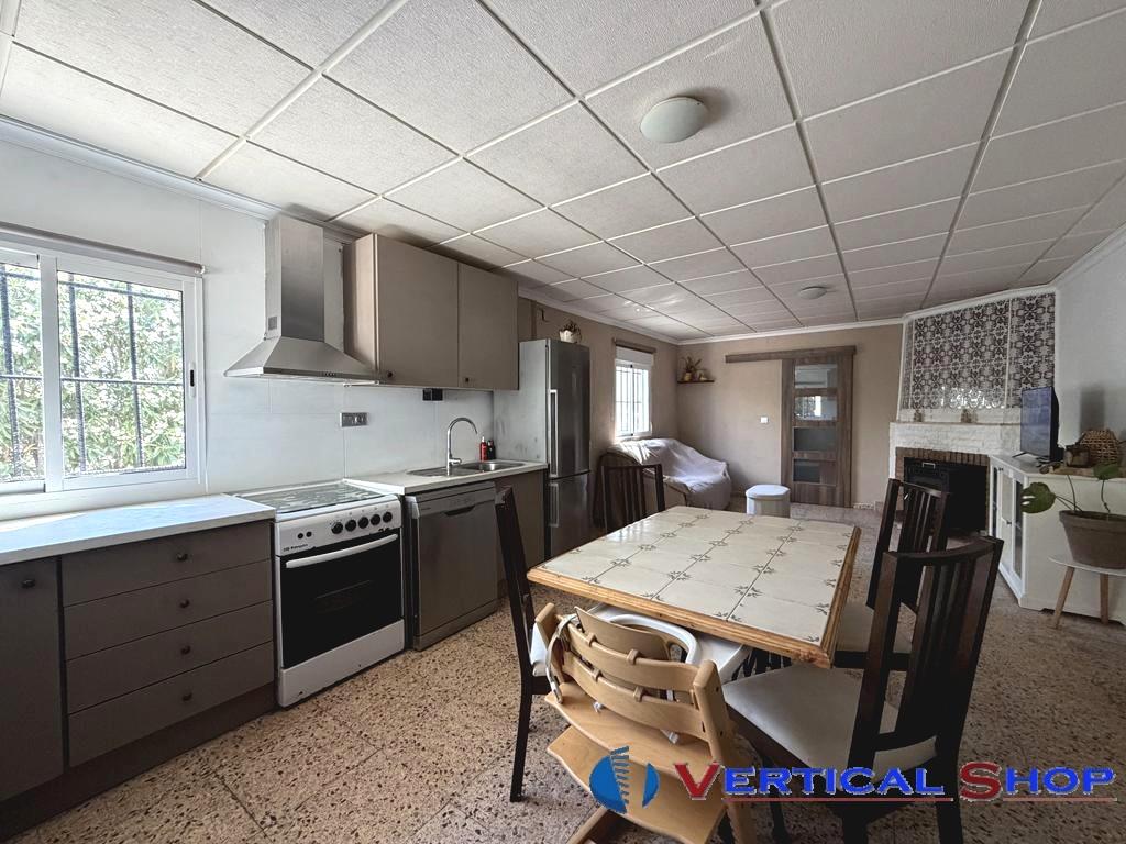 For sale of chalet in Caudete