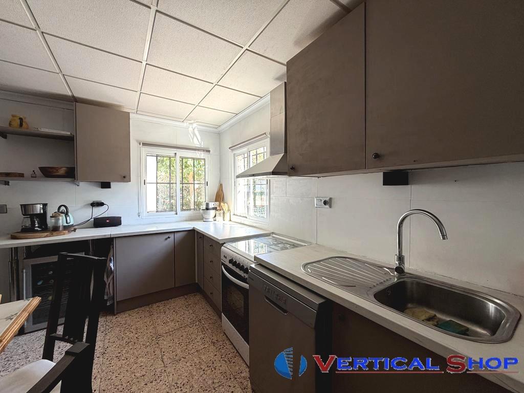 For sale of chalet in Caudete
