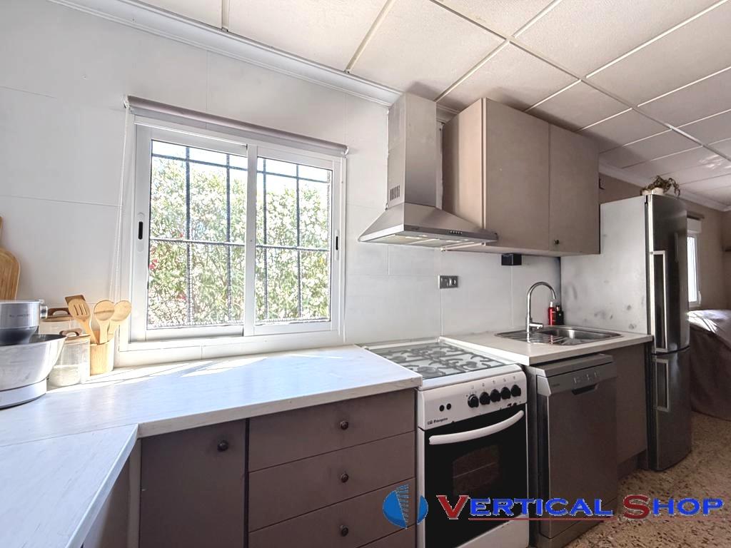 For sale of chalet in Caudete