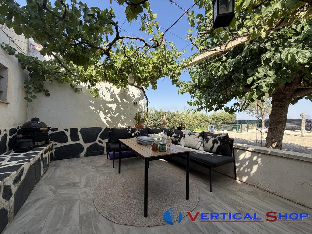 For sale of chalet in Caudete
