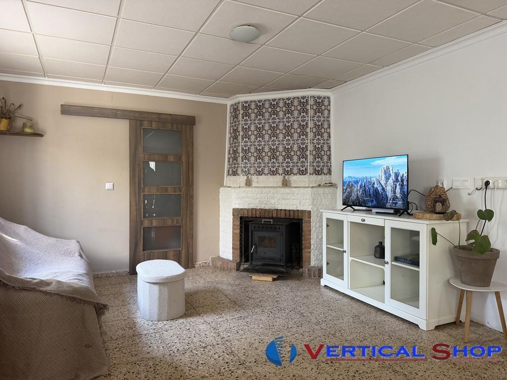 For sale of chalet in Caudete