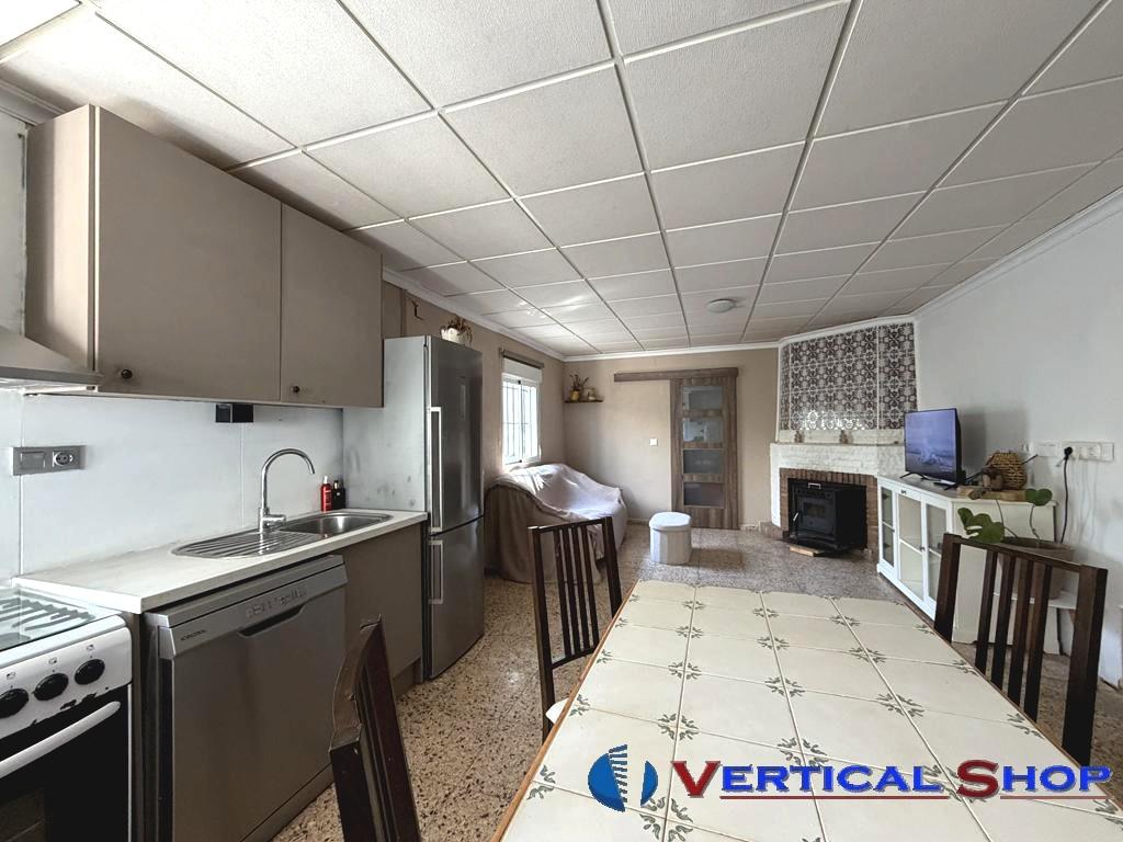 For sale of chalet in Caudete