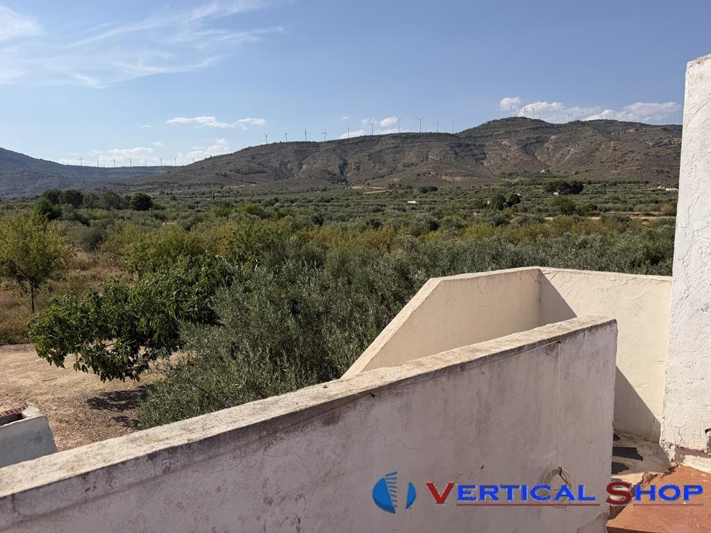 For sale of chalet in Caudete