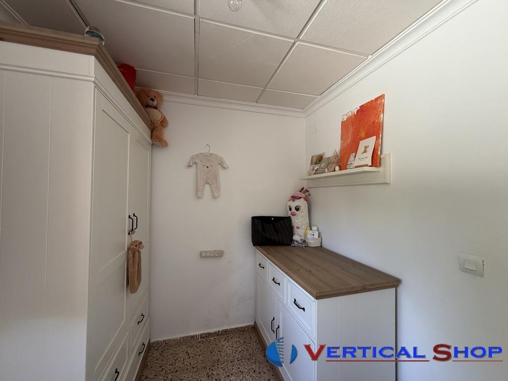 For sale of chalet in Caudete