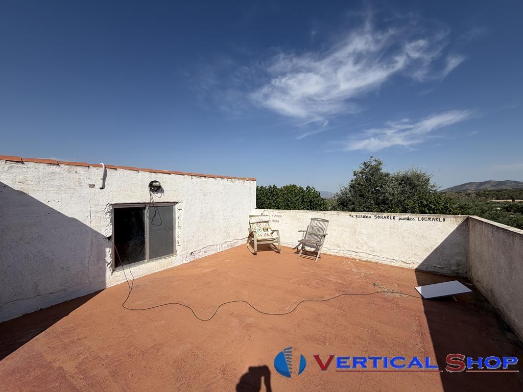 For sale of chalet in Caudete