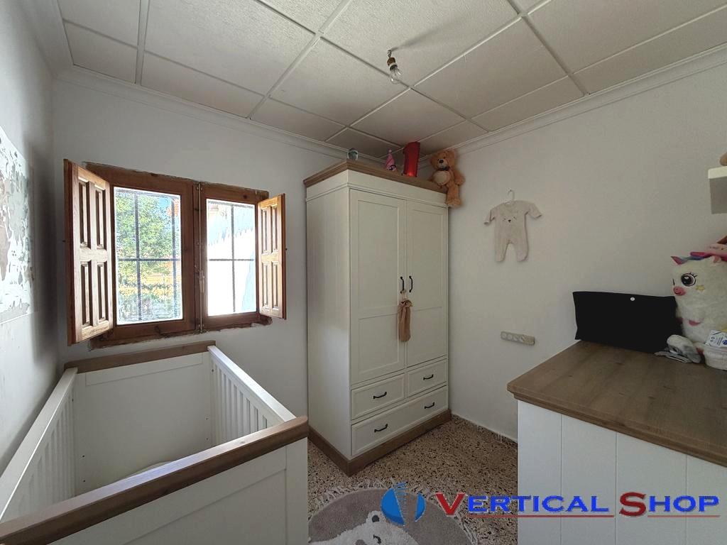 For sale of chalet in Caudete