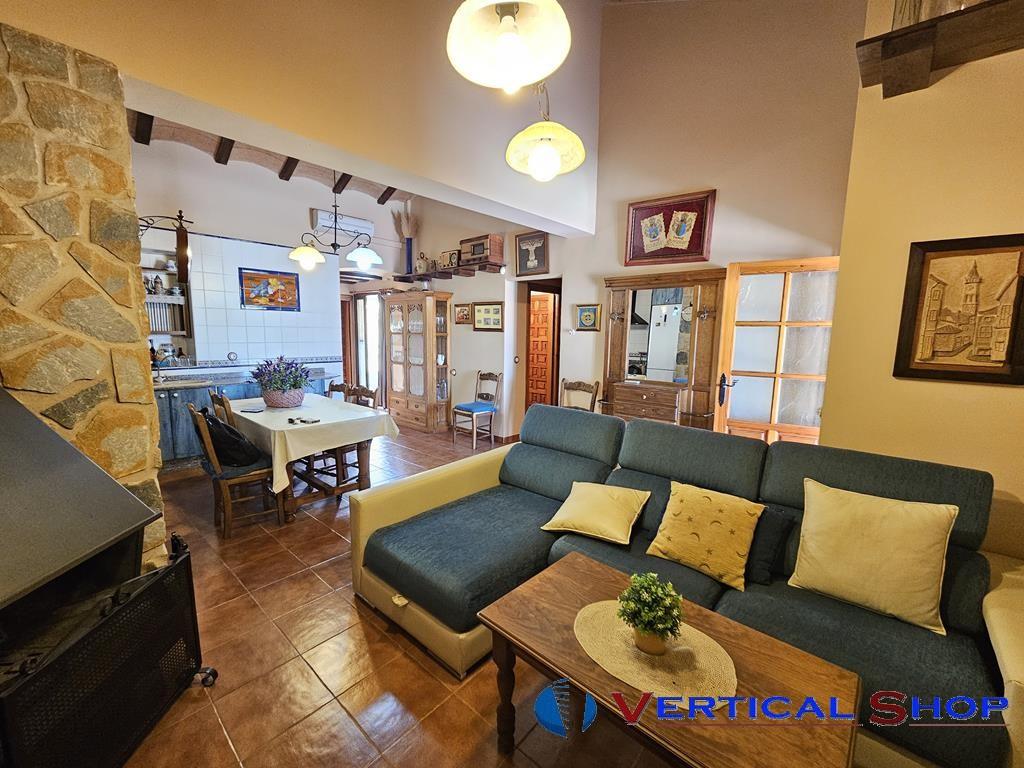 For sale of house in Villena