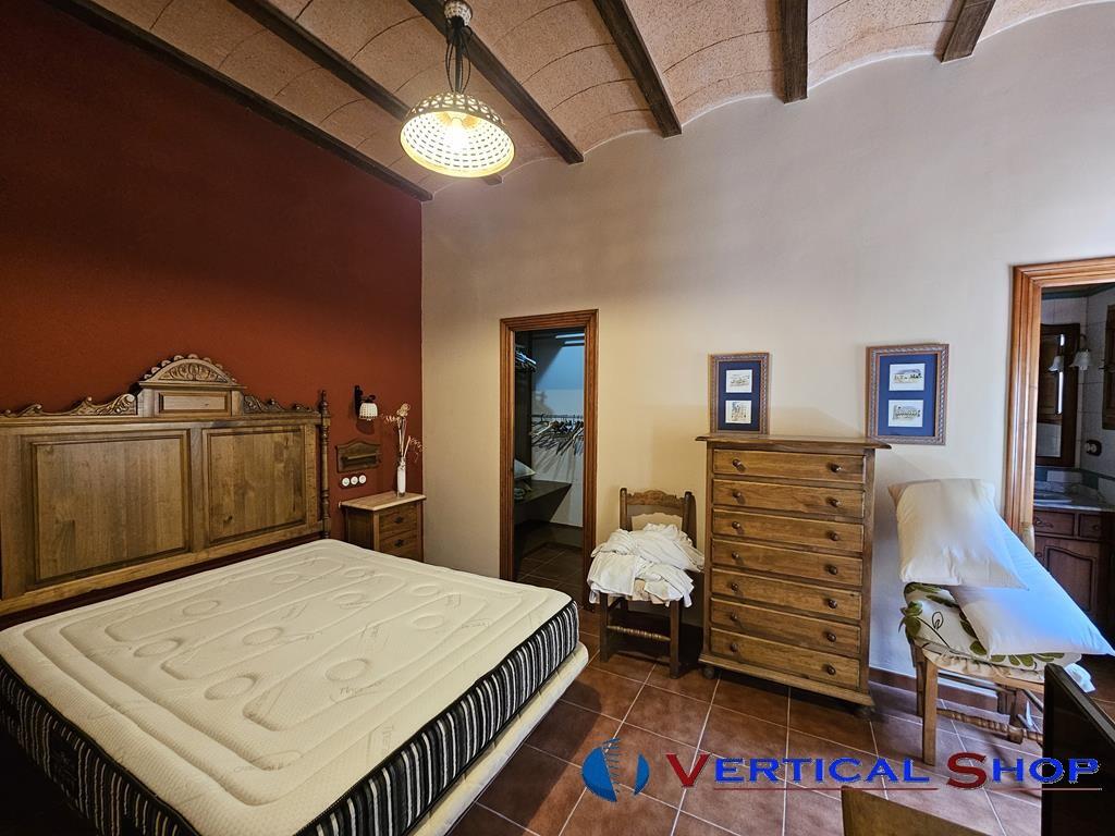 For sale of house in Villena