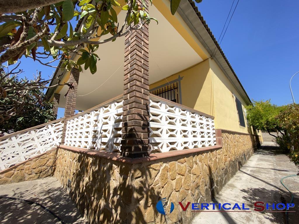 For sale of chalet in Caudete