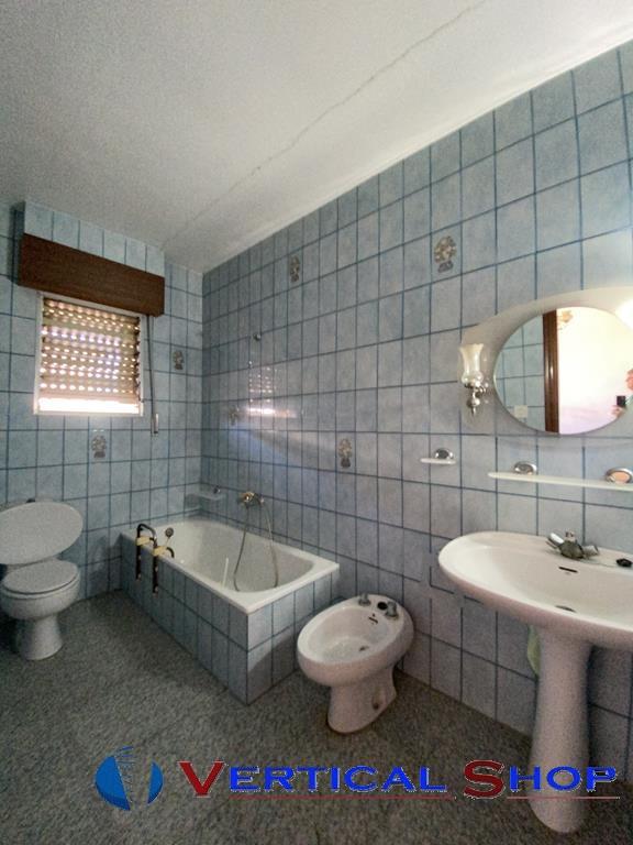 For sale of chalet in Caudete