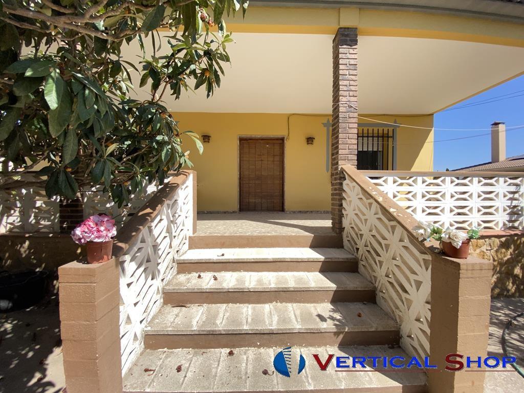 For sale of chalet in Caudete