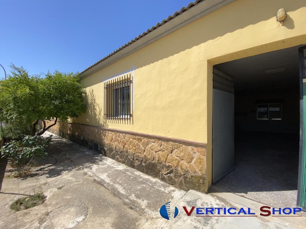 For sale of chalet in Caudete