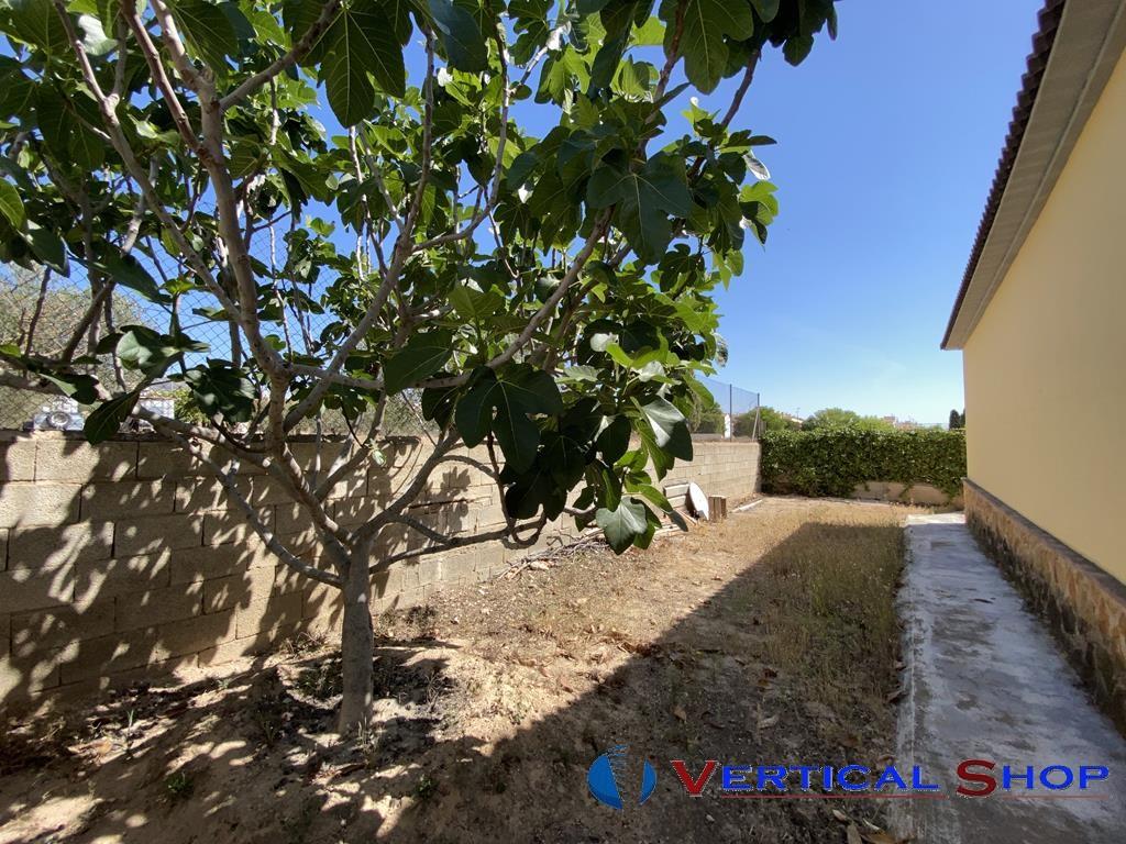 For sale of chalet in Caudete