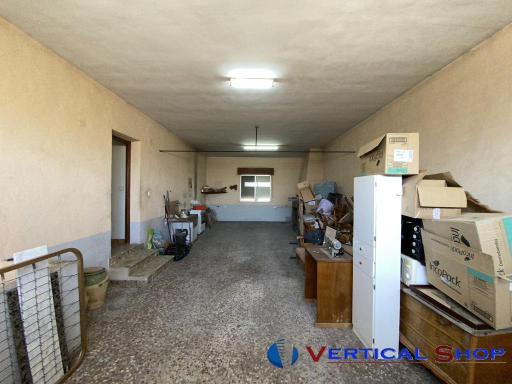 For sale of chalet in Caudete
