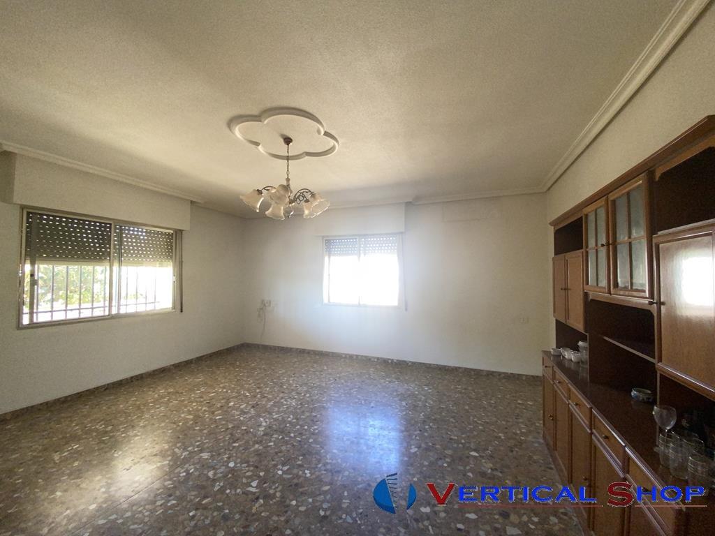 For sale of chalet in Caudete