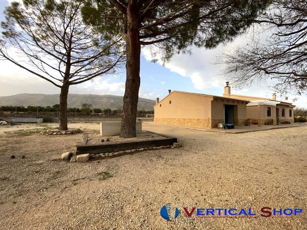Venta de chalet en Caudete