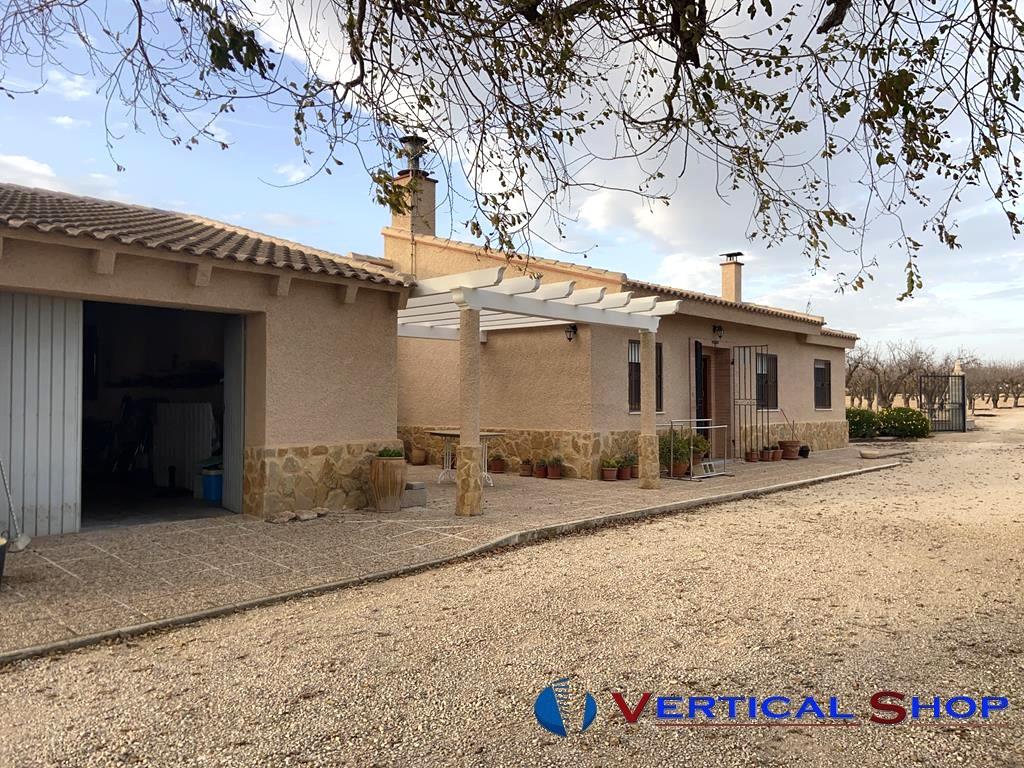 Venta de chalet en Caudete