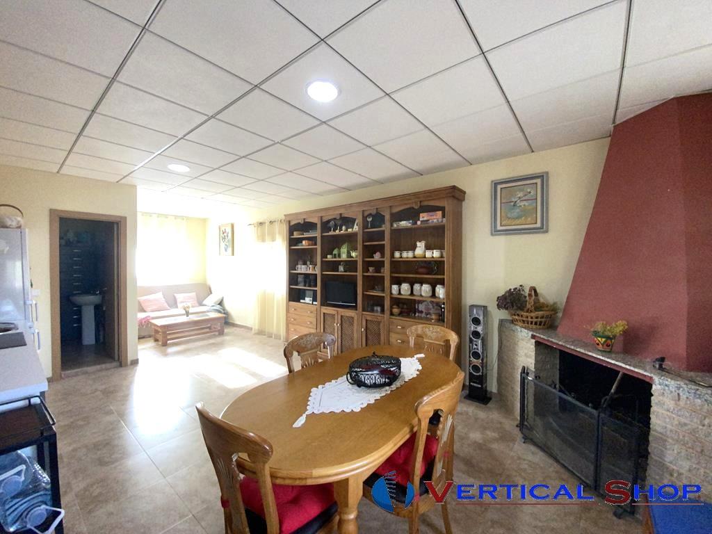 For sale of chalet in Caudete