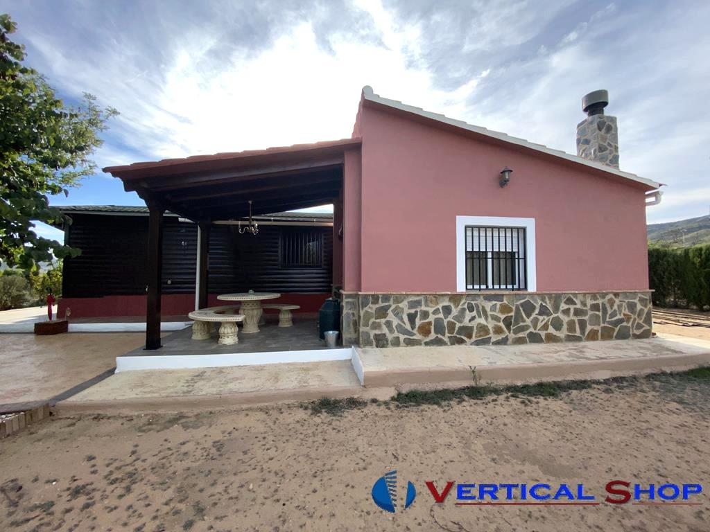 For sale of chalet in Caudete