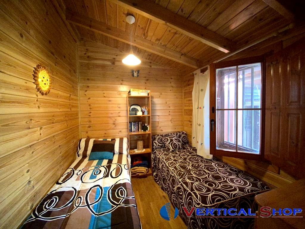 For sale of chalet in Caudete