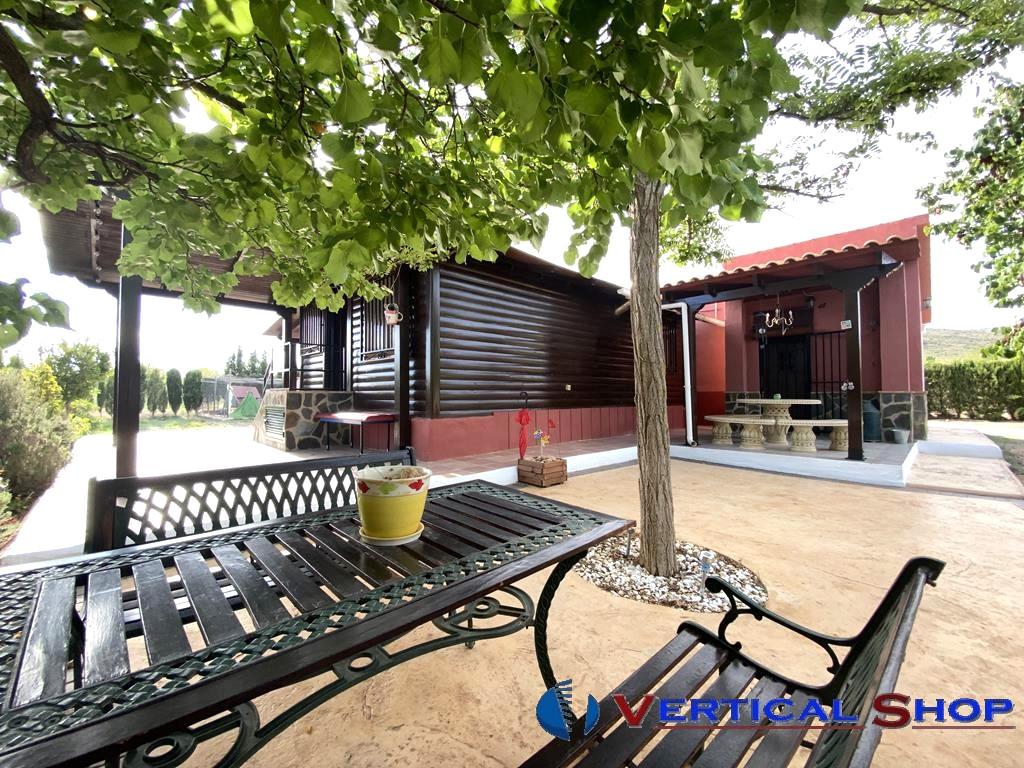 For sale of chalet in Caudete