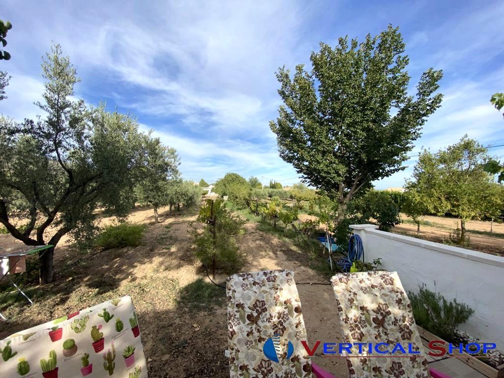 For sale of chalet in Caudete