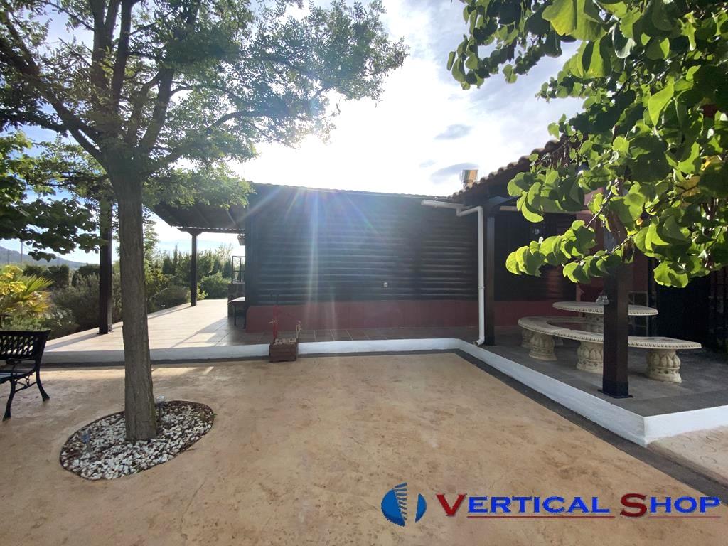 For sale of chalet in Caudete