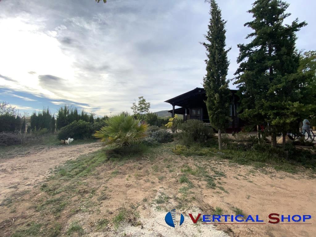 For sale of chalet in Caudete