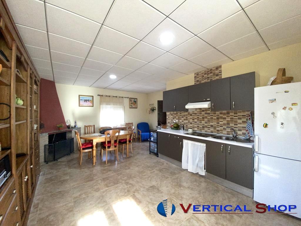 For sale of chalet in Caudete