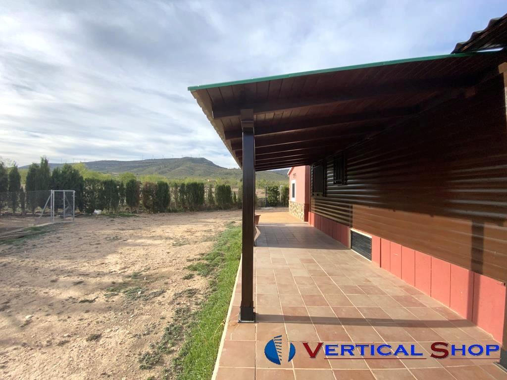 For sale of chalet in Caudete