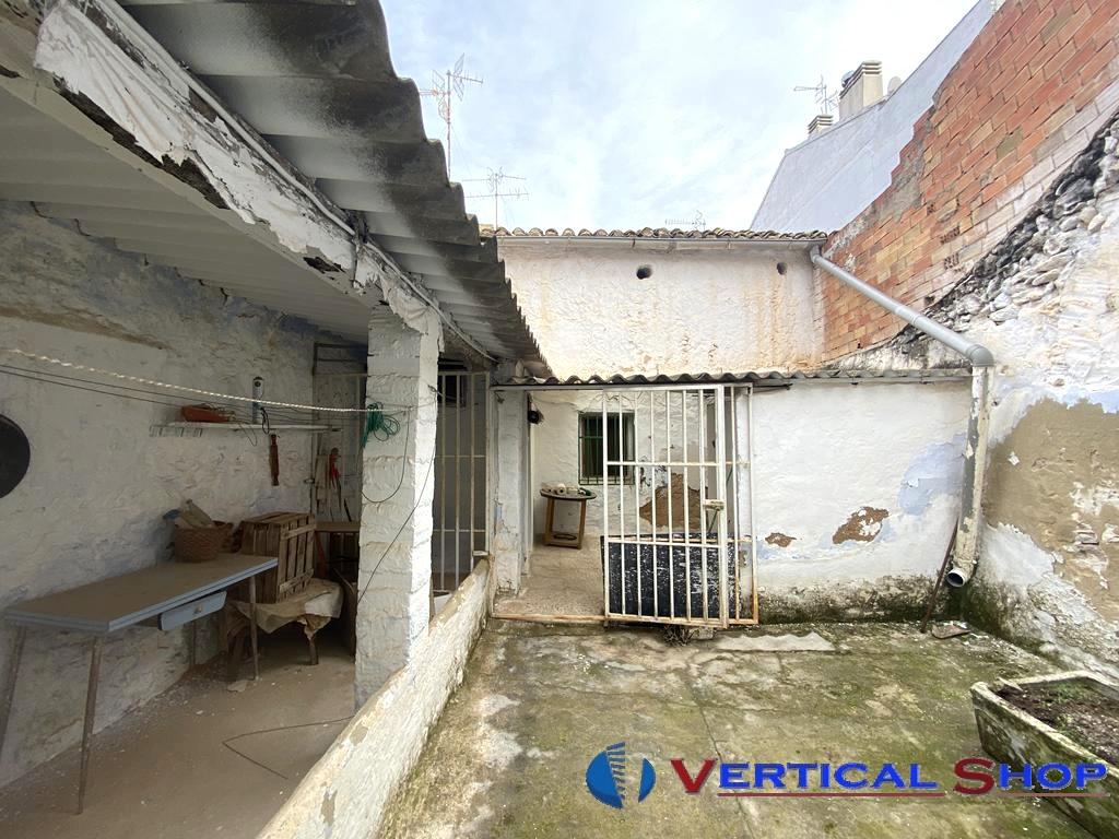 For sale of house in Caudete