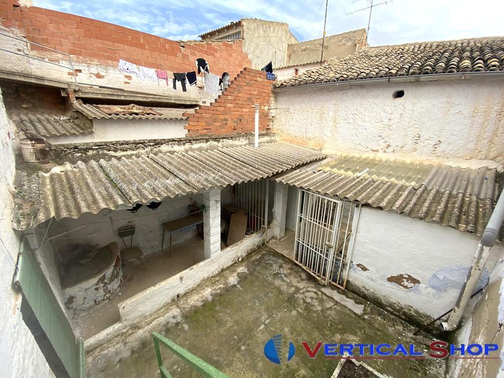 For sale of house in Caudete