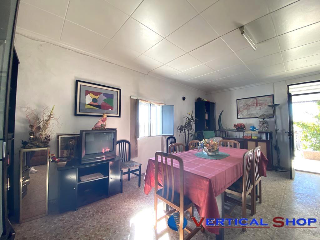 For sale of chalet in Caudete
