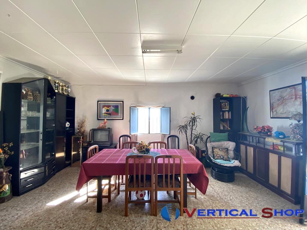 For sale of chalet in Caudete