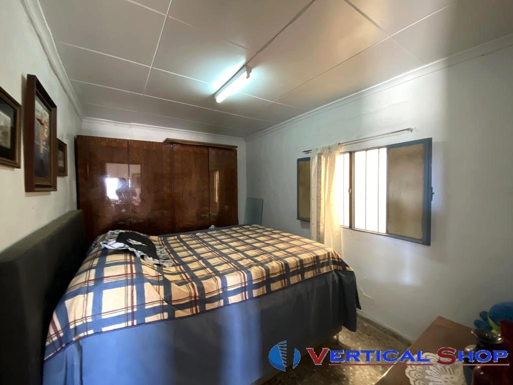 For sale of chalet in Caudete