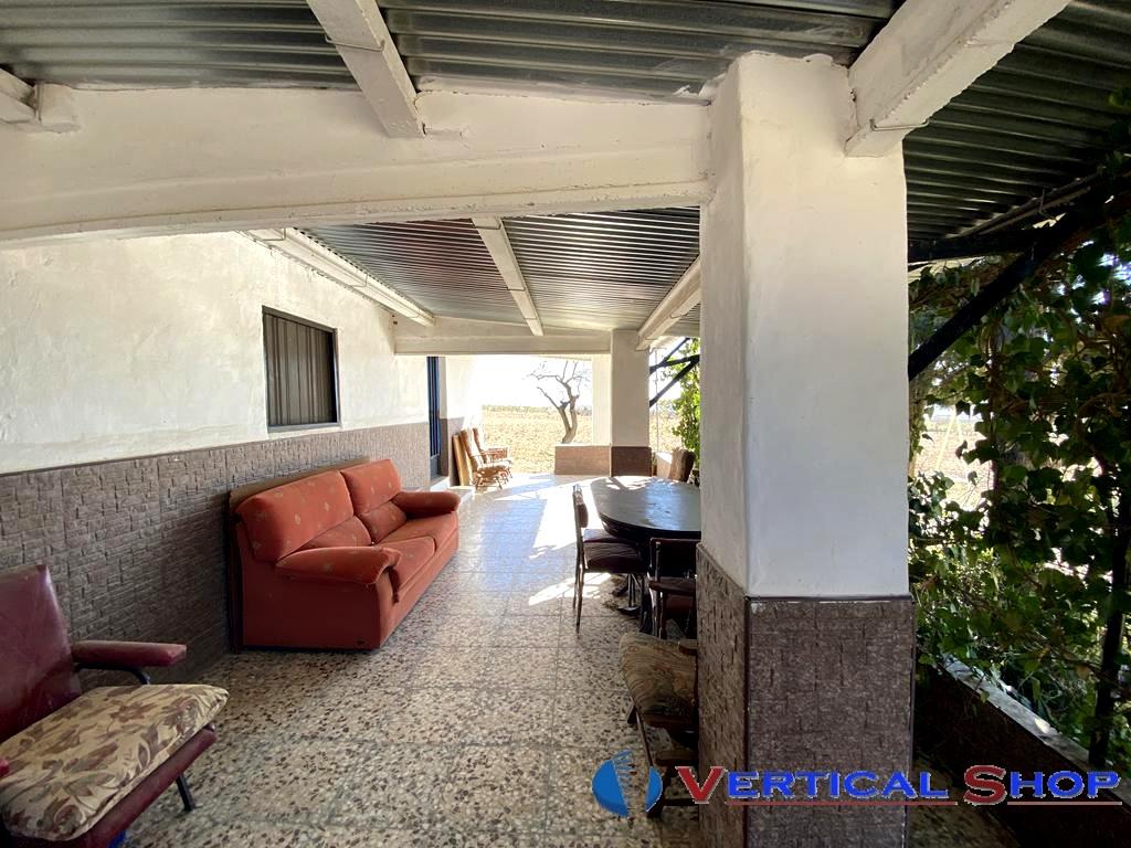For sale of chalet in Caudete