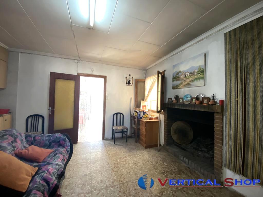 For sale of chalet in Caudete