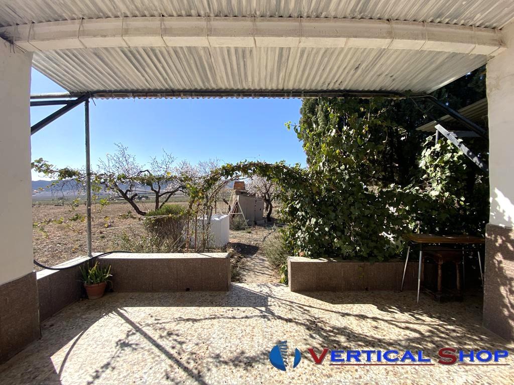 For sale of chalet in Caudete