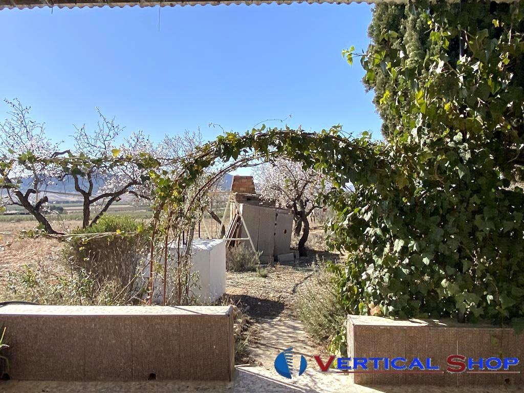For sale of chalet in Caudete