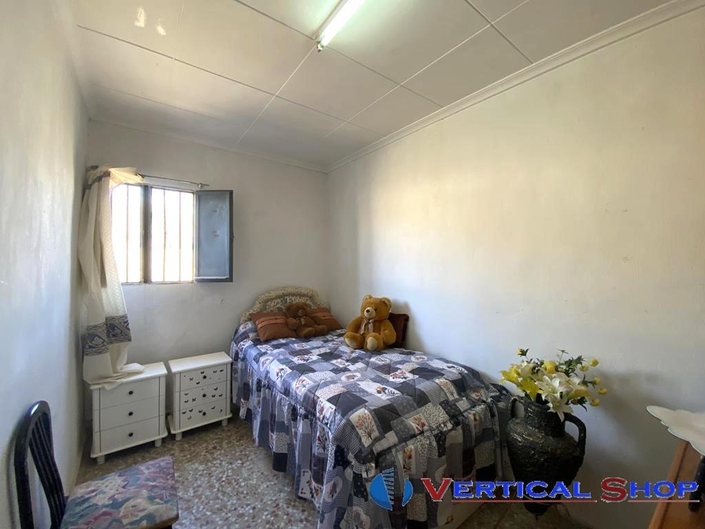 For sale of chalet in Caudete