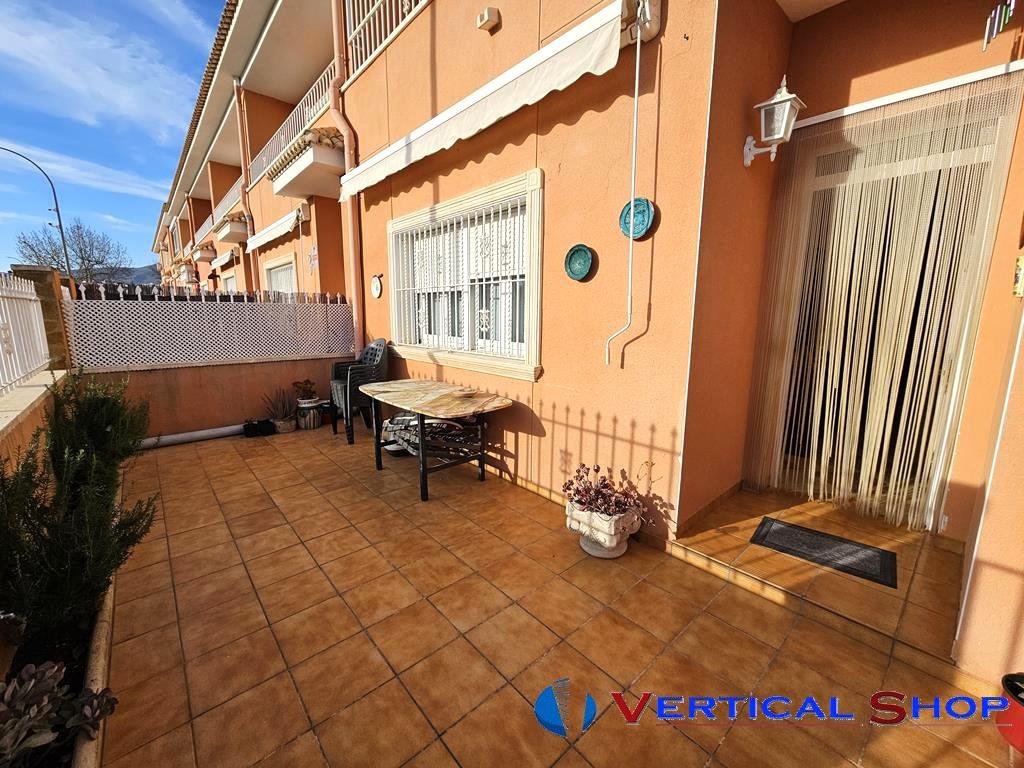 For sale of bungalow in Caudete